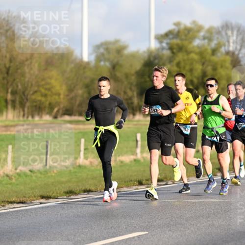 12.04.2026 - 45. Internationalen Wilhelmsburger Insellauf Dr. Thomas Lammeyer http://msf.ph/oto/9431335 12.04.2026 09:11:21 Laufen 393, 226, 02, 3099, 3368 meine-sportfotos.de