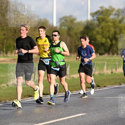 12.04.2026 - 45. Internationalen Wilhelmsburger Insellauf Dr. Thomas Lammeyer http://msf.ph/oto/9431344 12.04.2026 09:11:23 Laufen 393, 226, 02, 3099 meine-sportfotos.de