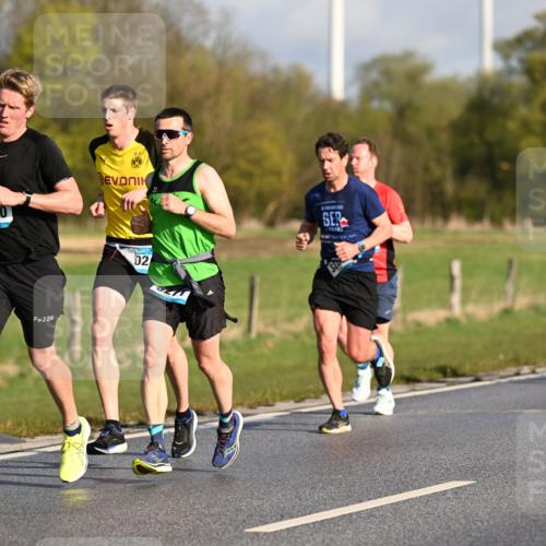 12.04.2026 - 45. Internationalen Wilhelmsburger Insellauf Dr. Thomas Lammeyer http://msf.ph/oto/9431348 12.04.2026 09:11:23 Laufen 3930, 3899, 226, 02 meine-sportfotos.de