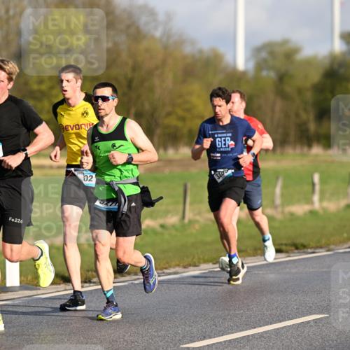 12.04.2026 - 45. Internationalen Wilhelmsburger Insellauf Dr. Thomas Lammeyer http://msf.ph/oto/9431349 12.04.2026 09:11:23 Laufen 39, 3930, 226, 02 meine-sportfotos.de