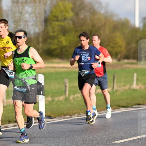 12.04.2026 - 45. Internationalen Wilhelmsburger Insellauf Dr. Thomas Lammeyer http://msf.ph/oto/9431353 12.04.2026 09:11:24 Laufen 226, 02 meine-sportfotos.de
