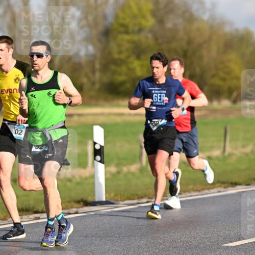 12.04.2026 - 45. Internationalen Wilhelmsburger Insellauf Dr. Thomas Lammeyer http://msf.ph/oto/9431354 12.04.2026 09:11:24 Laufen 226, 09, 02 meine-sportfotos.de
