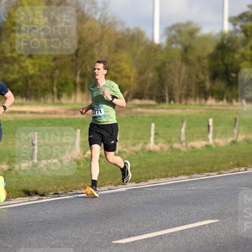 12.04.2026 - 45. Internationalen Wilhelmsburger Insellauf Dr. Thomas Lammeyer http://msf.ph/oto/9431415 12.04.2026 09:11:40 Laufen 2212, 3771 meine-sportfotos.de