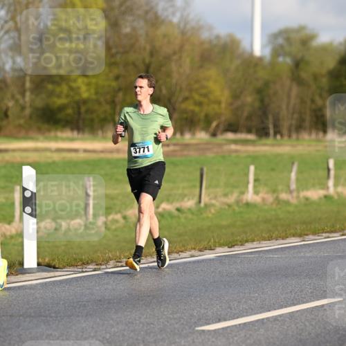 12.04.2026 - 45. Internationalen Wilhelmsburger Insellauf Dr. Thomas Lammeyer http://msf.ph/oto/9431417 12.04.2026 09:11:40 Laufen 2212, 3771 meine-sportfotos.de