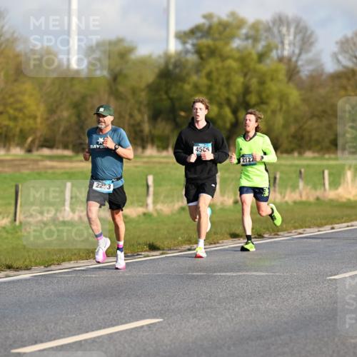 12.04.2026 - 45. Internationalen Wilhelmsburger Insellauf Dr. Thomas Lammeyer http://msf.ph/oto/9431441 12.04.2026 09:11:44 Laufen 4565, 2127, 2010, 2253 meine-sportfotos.de