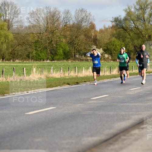 12.04.2026 - 45. Internationalen Wilhelmsburger Insellauf Dr. Thomas Lammeyer http://msf.ph/oto/9431475 12.04.2026 09:11:52 Laufen 4175, 5591, 5440 meine-sportfotos.de