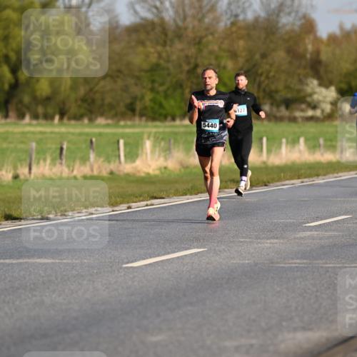 12.04.2026 - 45. Internationalen Wilhelmsburger Insellauf Dr. Thomas Lammeyer http://msf.ph/oto/9431519 12.04.2026 09:12:02 Laufen 5440, 4127 meine-sportfotos.de