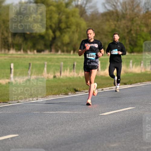 12.04.2026 - 45. Internationalen Wilhelmsburger Insellauf Dr. Thomas Lammeyer http://msf.ph/oto/9431530 12.04.2026 09:12:03 Laufen 4127, 5440 meine-sportfotos.de