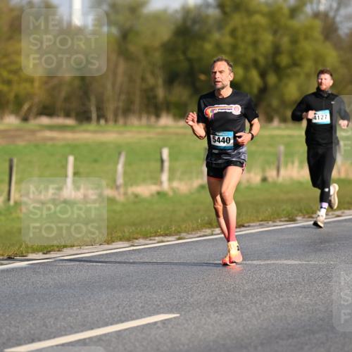12.04.2026 - 45. Internationalen Wilhelmsburger Insellauf Dr. Thomas Lammeyer http://msf.ph/oto/9431539 12.04.2026 09:12:05 Laufen 5440, 4127 meine-sportfotos.de