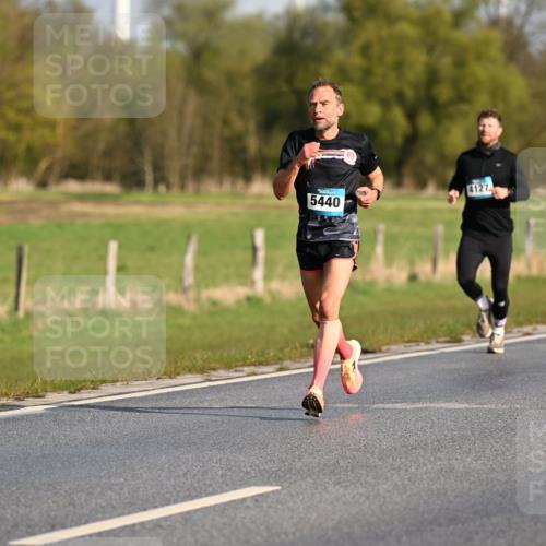 12.04.2026 - 45. Internationalen Wilhelmsburger Insellauf Dr. Thomas Lammeyer http://msf.ph/oto/9431540 12.04.2026 09:12:05 Laufen 4127, 5440 meine-sportfotos.de