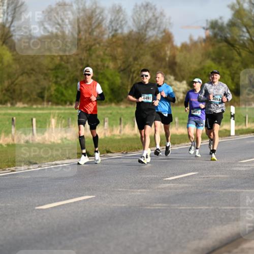 12.04.2026 - 45. Internationalen Wilhelmsburger Insellauf Dr. Thomas Lammeyer http://msf.ph/oto/9431560 12.04.2026 09:12:11 Laufen 4492, 3473, 3053 meine-sportfotos.de