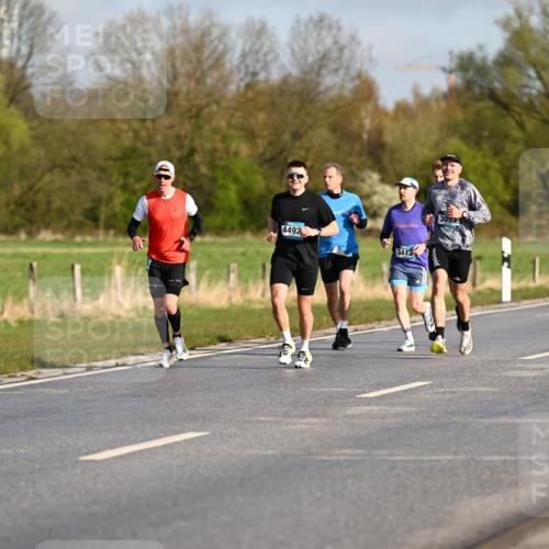 12.04.2026 - 45. Internationalen Wilhelmsburger Insellauf Dr. Thomas Lammeyer http://msf.ph/oto/9431562 12.04.2026 09:12:12 Laufen 4492, 3473, 3053 meine-sportfotos.de
