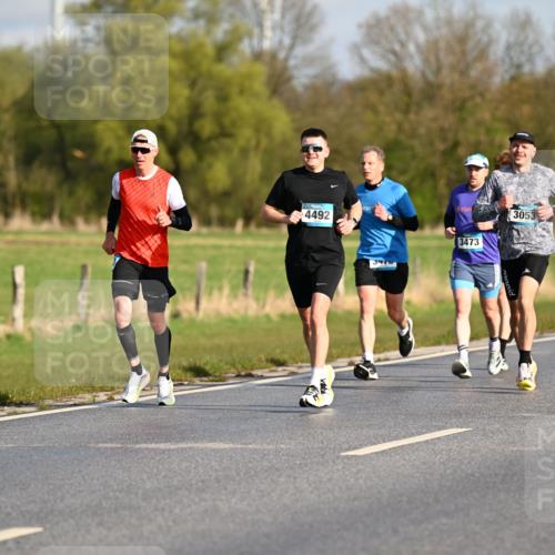 12.04.2026 - 45. Internationalen Wilhelmsburger Insellauf Dr. Thomas Lammeyer http://msf.ph/oto/9431579 12.04.2026 09:12:14 Laufen 4492, 347, 3053, 3473 meine-sportfotos.de