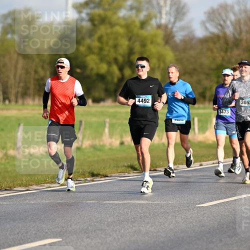 12.04.2026 - 45. Internationalen Wilhelmsburger Insellauf Dr. Thomas Lammeyer http://msf.ph/oto/9431584 12.04.2026 09:12:15 Laufen 4492, 3473, 3053 meine-sportfotos.de