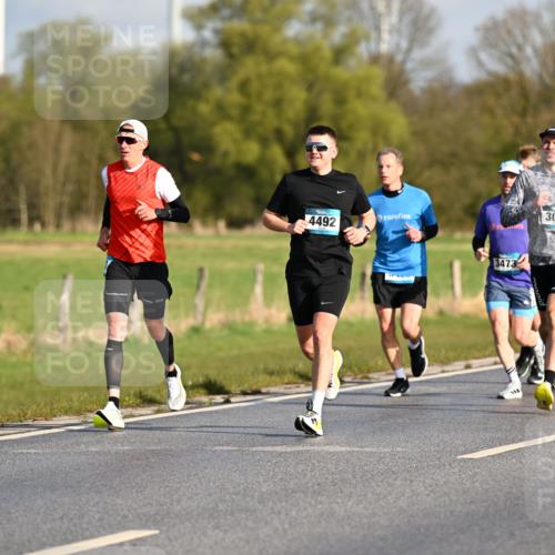 12.04.2026 - 45. Internationalen Wilhelmsburger Insellauf Dr. Thomas Lammeyer http://msf.ph/oto/9431585 12.04.2026 09:12:15 Laufen 4492, 3473, 3053 meine-sportfotos.de