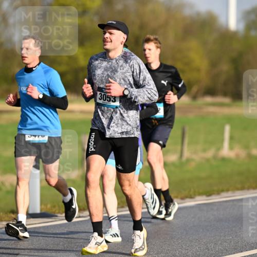 12.04.2026 - 45. Internationalen Wilhelmsburger Insellauf Dr. Thomas Lammeyer http://msf.ph/oto/9431610 12.04.2026 09:12:19 Laufen 3053, 3470 meine-sportfotos.de