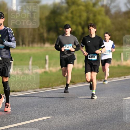 12.04.2026 - 45. Internationalen Wilhelmsburger Insellauf Dr. Thomas Lammeyer http://msf.ph/oto/9431652 12.04.2026 09:12:29 Laufen 5623, 4572, 4381 meine-sportfotos.de