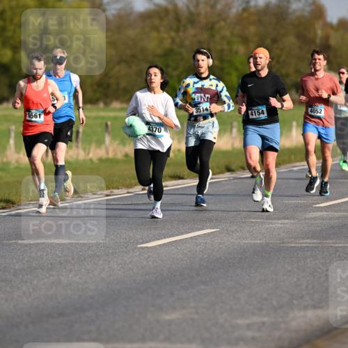 12.04.2026 - 45. Internationalen Wilhelmsburger Insellauf Dr. Thomas Lammeyer http://msf.ph/oto/9431711 12.04.2026 09:12:39 Laufen 142, 5561, 5, 3, 4370, 3514, 4154, 4052, 4694 meine-sportfotos.de