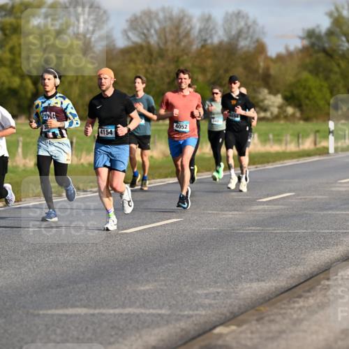 12.04.2026 - 45. Internationalen Wilhelmsburger Insellauf Dr. Thomas Lammeyer http://msf.ph/oto/9431722 12.04.2026 09:12:41 Laufen 3, 4154, 4052, 4694 meine-sportfotos.de