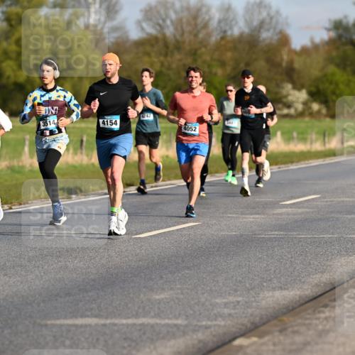 12.04.2026 - 45. Internationalen Wilhelmsburger Insellauf Dr. Thomas Lammeyer http://msf.ph/oto/9431723 12.04.2026 09:12:41 Laufen 4370, 3514, 4154, 1242, 4052, 340 meine-sportfotos.de