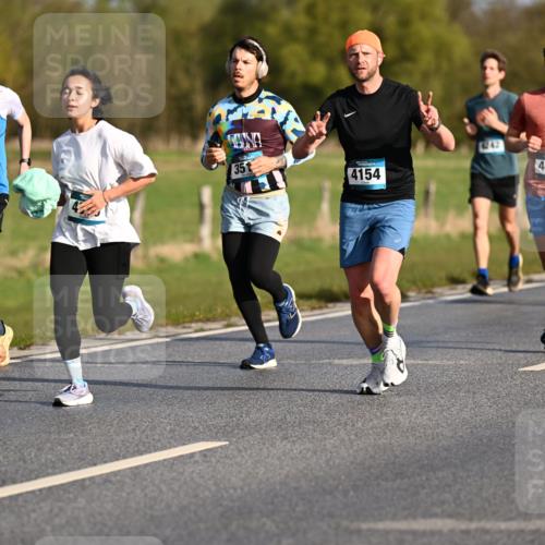 12.04.2026 - 45. Internationalen Wilhelmsburger Insellauf Dr. Thomas Lammeyer http://msf.ph/oto/9431726 12.04.2026 09:12:42 Laufen 5561, 5473, 1242, 351, 4154, 4052, 340 meine-sportfotos.de