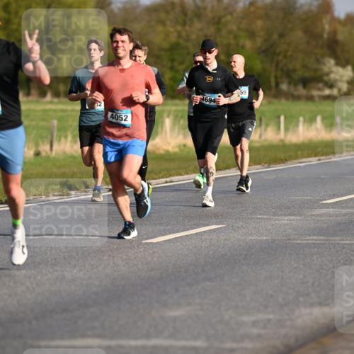 12.04.2026 - 45. Internationalen Wilhelmsburger Insellauf Dr. Thomas Lammeyer http://msf.ph/oto/9431728 12.04.2026 09:12:42 Laufen 4154, 2, 4052, 59, 4694 meine-sportfotos.de
