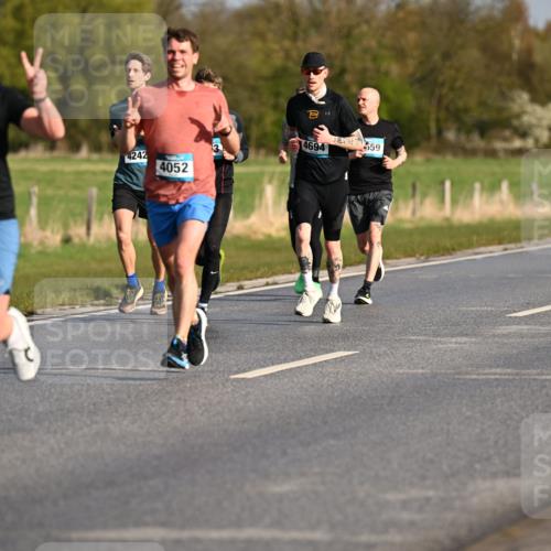 12.04.2026 - 45. Internationalen Wilhelmsburger Insellauf Dr. Thomas Lammeyer http://msf.ph/oto/9431729 12.04.2026 09:12:42 Laufen 4694, 559, 3, 4242, 4052, 4154 meine-sportfotos.de