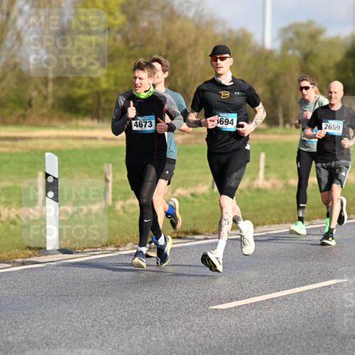 12.04.2026 - 45. Internationalen Wilhelmsburger Insellauf Dr. Thomas Lammeyer http://msf.ph/oto/9431748 12.04.2026 09:12:45 Laufen 694, 4673, 2659 meine-sportfotos.de