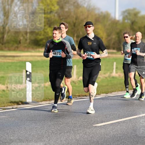 12.04.2026 - 45. Internationalen Wilhelmsburger Insellauf Dr. Thomas Lammeyer http://msf.ph/oto/9431749 12.04.2026 09:12:46 Laufen 4673, 69, 34, 26 meine-sportfotos.de
