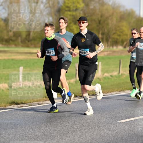 12.04.2026 - 45. Internationalen Wilhelmsburger Insellauf Dr. Thomas Lammeyer http://msf.ph/oto/9431752 12.04.2026 09:12:46 Laufen 4673, 4694, 348, 2659 meine-sportfotos.de
