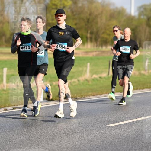 12.04.2026 - 45. Internationalen Wilhelmsburger Insellauf Dr. Thomas Lammeyer http://msf.ph/oto/9431753 12.04.2026 09:12:46 Laufen 4673, 242, 4694, 2659 meine-sportfotos.de