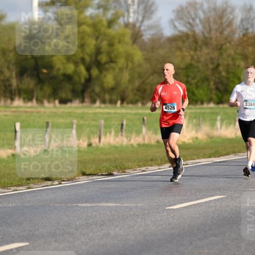 12.04.2026 - 45. Internationalen Wilhelmsburger Insellauf Dr. Thomas Lammeyer http://msf.ph/oto/9431763 12.04.2026 09:12:50 Laufen 3561, 3351, 4528 meine-sportfotos.de