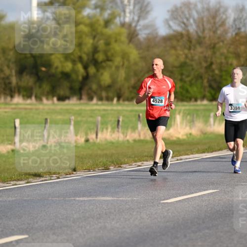 12.04.2026 - 45. Internationalen Wilhelmsburger Insellauf Dr. Thomas Lammeyer http://msf.ph/oto/9431764 12.04.2026 09:12:50 Laufen 4528, 3561, 3351 meine-sportfotos.de