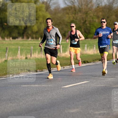 12.04.2026 - 45. Internationalen Wilhelmsburger Insellauf Dr. Thomas Lammeyer http://msf.ph/oto/9431926 12.04.2026 09:13:23 Laufen 4075, 2181, 2213, 4979, 406 meine-sportfotos.de