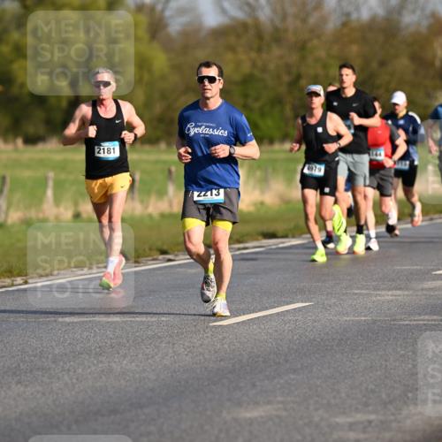 12.04.2026 - 45. Internationalen Wilhelmsburger Insellauf Dr. Thomas Lammeyer http://msf.ph/oto/9431935 12.04.2026 09:13:24 Laufen 4075, 2181, 2213, 1979, 3355 meine-sportfotos.de