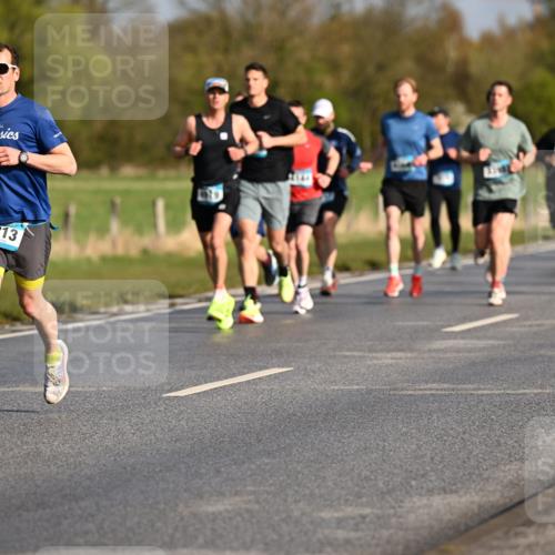 12.04.2026 - 45. Internationalen Wilhelmsburger Insellauf Dr. Thomas Lammeyer http://msf.ph/oto/9431938 12.04.2026 09:13:25 Laufen 2181, 2213 meine-sportfotos.de