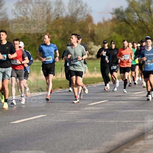 12.04.2026 - 45. Internationalen Wilhelmsburger Insellauf Dr. Thomas Lammeyer http://msf.ph/oto/9431944 12.04.2026 09:13:26 Laufen 4979, 75, 414, 4068, 28, 2627, 3355, 4190, 5052, 4994 meine-sportfotos.de