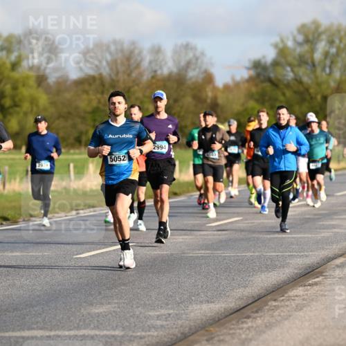 12.04.2026 - 45. Internationalen Wilhelmsburger Insellauf Dr. Thomas Lammeyer http://msf.ph/oto/9431962 12.04.2026 09:13:30 Laufen 3355, 2979, 5052, 2994 meine-sportfotos.de
