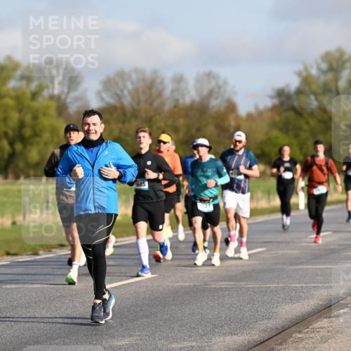 12.04.2026 - 45. Internationalen Wilhelmsburger Insellauf Dr. Thomas Lammeyer http://msf.ph/oto/9431977 12.04.2026 09:13:33 Laufen 2851, 0521 meine-sportfotos.de