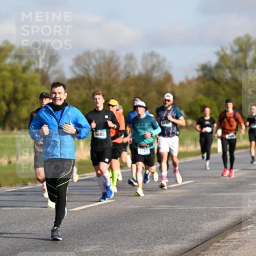 12.04.2026 - 45. Internationalen Wilhelmsburger Insellauf Dr. Thomas Lammeyer http://msf.ph/oto/9431978 12.04.2026 09:13:33 Laufen 2851, 5685, 4621, 4150 meine-sportfotos.de