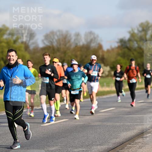 12.04.2026 - 45. Internationalen Wilhelmsburger Insellauf Dr. Thomas Lammeyer http://msf.ph/oto/9431981 12.04.2026 09:13:33 Laufen 351, 685, 4621, 4160 meine-sportfotos.de