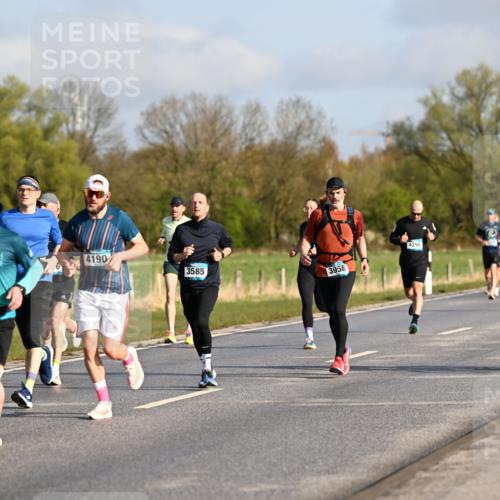 12.04.2026 - 45. Internationalen Wilhelmsburger Insellauf Dr. Thomas Lammeyer http://msf.ph/oto/9431994 12.04.2026 09:13:35 Laufen 563, 4190, 2024, 3585, 3958, 4296 meine-sportfotos.de