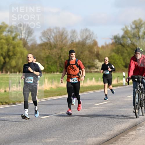 12.04.2026 - 45. Internationalen Wilhelmsburger Insellauf Dr. Thomas Lammeyer http://msf.ph/oto/9432001 12.04.2026 09:13:37 Laufen 676, 4190, 3585, 3958 meine-sportfotos.de