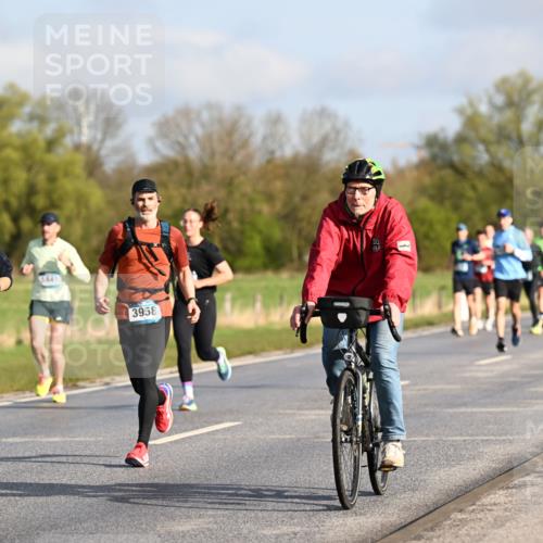 12.04.2026 - 45. Internationalen Wilhelmsburger Insellauf Dr. Thomas Lammeyer http://msf.ph/oto/9432009 12.04.2026 09:13:38 Laufen 3585, 3958 meine-sportfotos.de