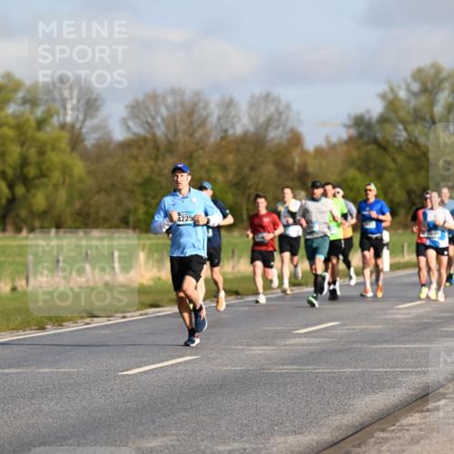 12.04.2026 - 45. Internationalen Wilhelmsburger Insellauf Dr. Thomas Lammeyer http://msf.ph/oto/9432037 12.04.2026 09:13:42 Laufen 4296, 4225 meine-sportfotos.de