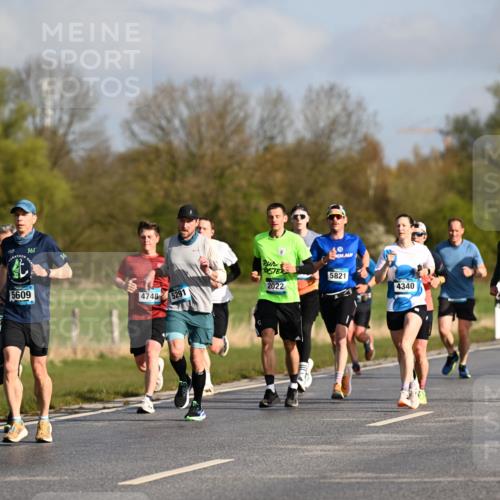 12.04.2026 - 45. Internationalen Wilhelmsburger Insellauf Dr. Thomas Lammeyer http://msf.ph/oto/9432046 12.04.2026 09:13:45 Laufen 27, 5609, 361, 5821, 2022, 4748, 5291, 4340, 5316 meine-sportfotos.de