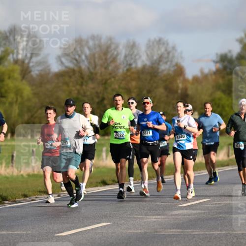 12.04.2026 - 45. Internationalen Wilhelmsburger Insellauf Dr. Thomas Lammeyer http://msf.ph/oto/9432047 12.04.2026 09:13:45 Laufen 2780, 361, 3, 5609, 2022, 5821, 511, 474, 5291, 945, 4340, 5316 meine-sportfotos.de