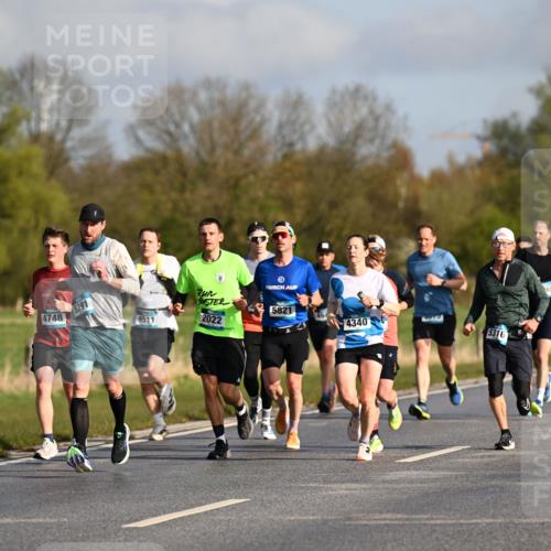 12.04.2026 - 45. Internationalen Wilhelmsburger Insellauf Dr. Thomas Lammeyer http://msf.ph/oto/9432051 12.04.2026 09:13:45 Laufen 361, 5609, 4748, 5291, 2022, 4511, 5821, 4340, 5316 meine-sportfotos.de