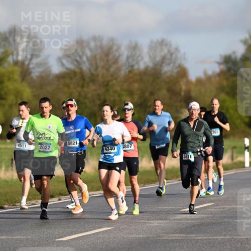 12.04.2026 - 45. Internationalen Wilhelmsburger Insellauf Dr. Thomas Lammeyer http://msf.ph/oto/9432054 12.04.2026 09:13:46 Laufen 475291, 4511, 5821, 2022, 4340, 1807, 5316, 265 meine-sportfotos.de