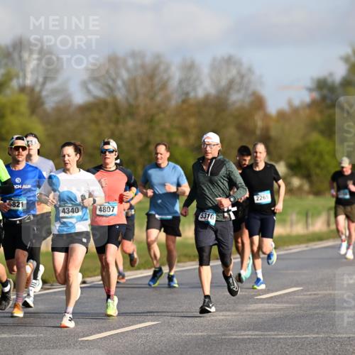 12.04.2026 - 45. Internationalen Wilhelmsburger Insellauf Dr. Thomas Lammeyer http://msf.ph/oto/9432060 12.04.2026 09:13:47 Laufen 4511, 2022, 5821, 4340, 4807, 5316, 2265 meine-sportfotos.de